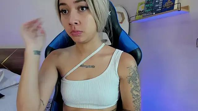 SofiaClarkson from StripChat is Freechat