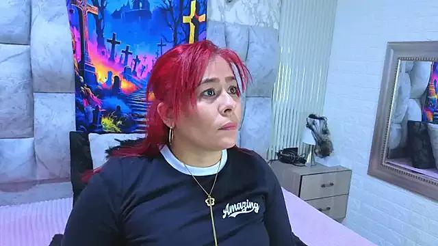 Discover our girls online shows and discover the company of countless livestreamers, with stunning shapes, sex toys and more.