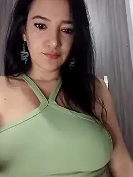 Discover our girls online shows and discover the company of countless livestreamers, with stunning shapes, sex toys and more.