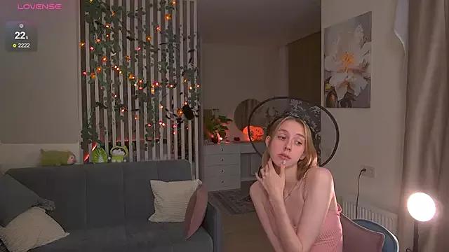sofiapurex from StripChat is Freechat