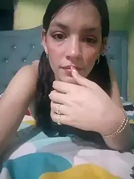 Discover our girls online shows and discover the company of countless livestreamers, with stunning shapes, sex toys and more.