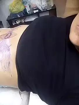 Discover our girls online shows and discover the company of countless livestreamers, with stunning shapes, sex toys and more.