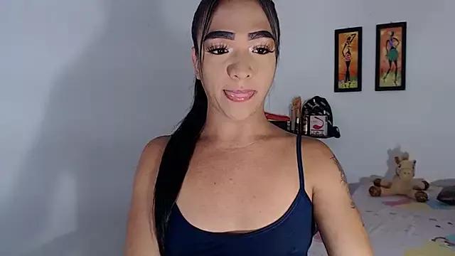 sofiaxdollxxx from StripChat is Freechat