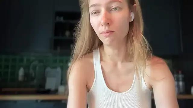 solar_bella from StripChat is Freechat