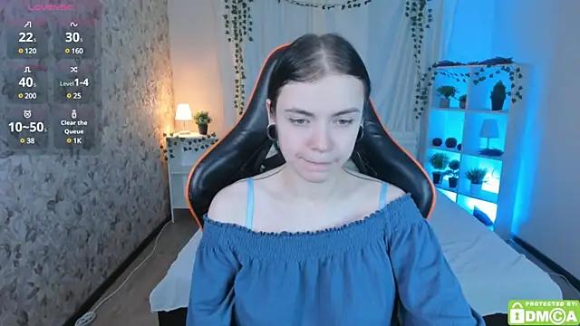 Discover our girls online shows and discover the company of countless livestreamers, with stunning shapes, sex toys and more.