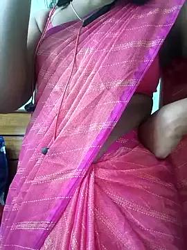 Soloqueentamil from StripChat is Freechat