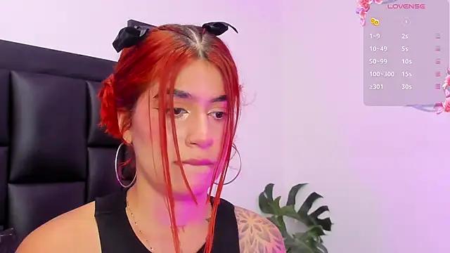 SoofiRosse from StripChat