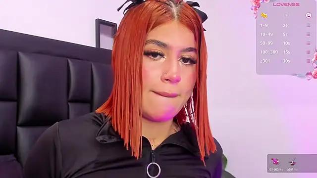 SoofiRosse from StripChat