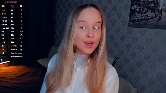 SoonMoor from StripChat