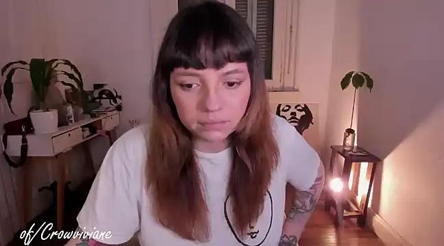 Discover our girls online shows and discover the company of countless livestreamers, with stunning shapes, sex toys and more.