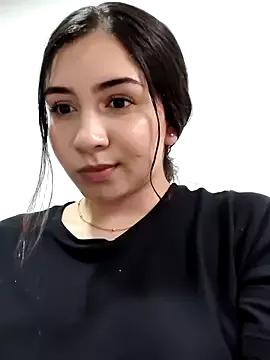 Discover our girls online shows and discover the company of countless livestreamers, with stunning shapes, sex toys and more.