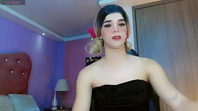 Sophia_Stonee from StripChat is Freechat
