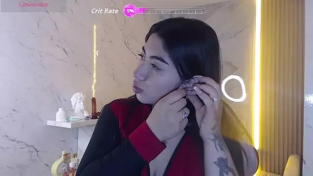 Discover our girls online shows and discover the company of countless livestreamers, with stunning shapes, sex toys and more.
