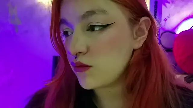 Discover our girls online shows and discover the company of countless livestreamers, with stunning shapes, sex toys and more.