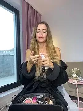 Sophie-Haze from StripChat is Freechat