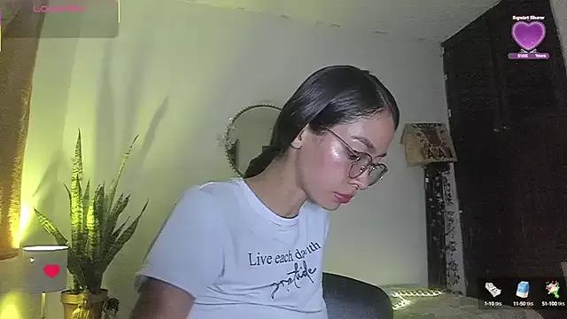 Discover our girls online shows and discover the company of countless livestreamers, with stunning shapes, sex toys and more.