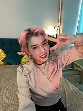 Discover our girls online shows and discover the company of countless livestreamers, with stunning shapes, sex toys and more.