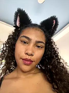 SophieD from StripChat is Freechat
