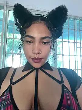 SophieD from StripChat is Freechat
