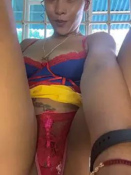 SophieD from StripChat is Freechat