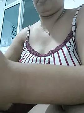 Sophieee1 from StripChat is Freechat