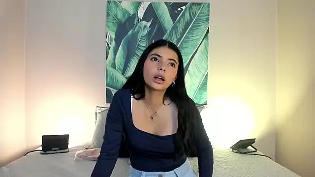 Discover our girls online shows and discover the company of countless livestreamers, with stunning shapes, sex toys and more.