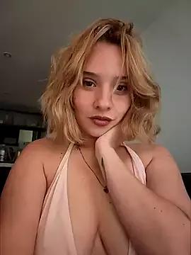 Sophy_Bunny from StripChat is Freechat