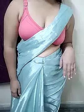 Southwhitequeen from StripChat is Freechat