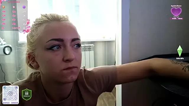 Discover our girls online shows and discover the company of countless livestreamers, with stunning shapes, sex toys and more.