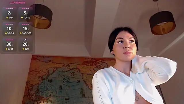 Discover our girls online shows and discover the company of countless livestreamers, with stunning shapes, sex toys and more.