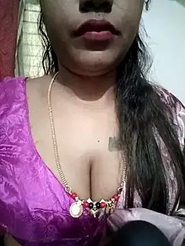 Spoorthi143 from StripChat