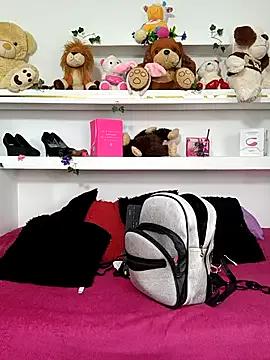squirt_shantall from StripChat is Freechat