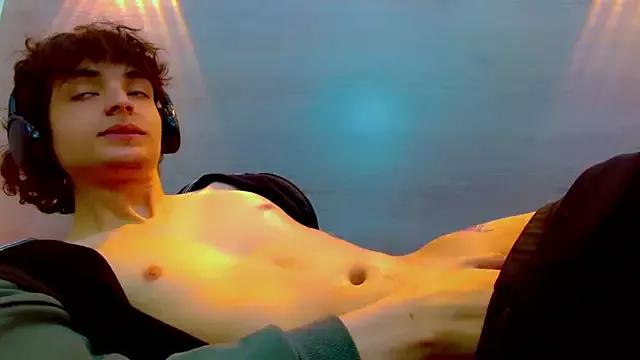 Sr_BonnyEthan from StripChat is Freechat