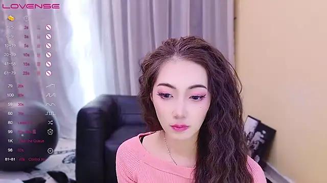 SSS-gugu from StripChat