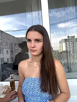 Discover our girls online shows and discover the company of countless livestreamers, with stunning shapes, sex toys and more.