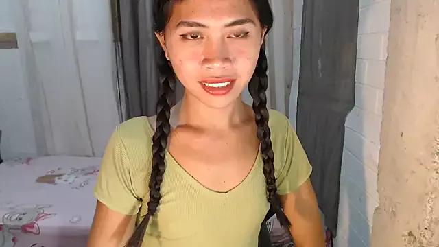Steffi_scott from StripChat is Freechat