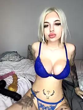 Discover our girls online shows and discover the company of countless livestreamers, with stunning shapes, sex toys and more.