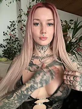 Discover our girls online shows and discover the company of countless livestreamers, with stunning shapes, sex toys and more.