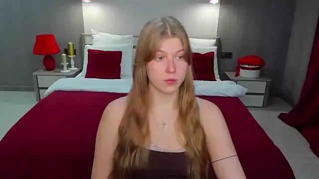 Discover our girls online shows and discover the company of countless livestreamers, with stunning shapes, sex toys and more.