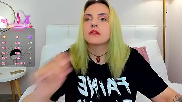 StellaVos from StripChat is Freechat