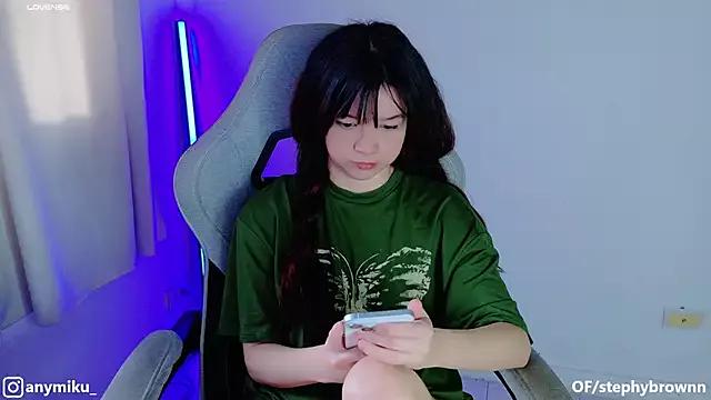 Stephybrown webcams show profile image 