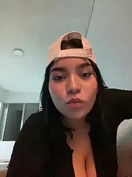 Storm_a webcams show profile image 