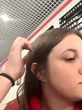Discover our girls online shows and discover the company of countless livestreamers, with stunning shapes, sex toys and more.