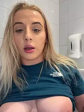 Photos of Strongqueen from StripChat is Freechat