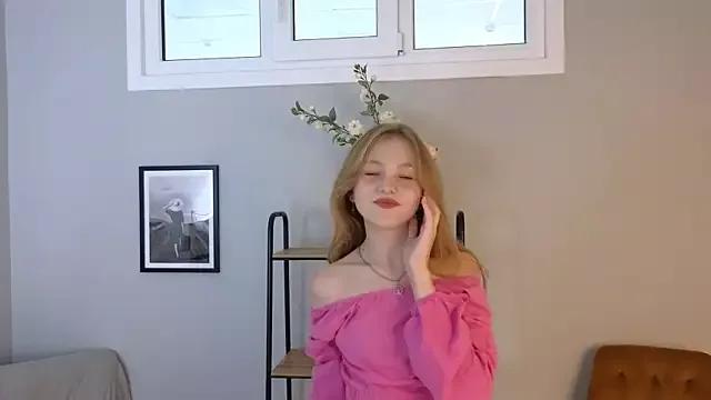Sue_Sanders from StripChat is Freechat