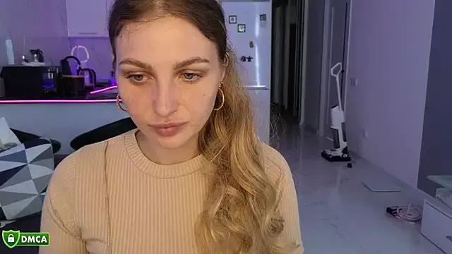 Discover our girls online shows and discover the company of countless livestreamers, with stunning shapes, sex toys and more.