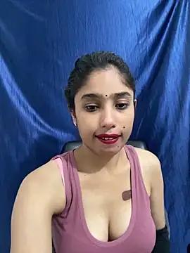 Discover our girls online shows and discover the company of countless livestreamers, with stunning shapes, sex toys and more.
