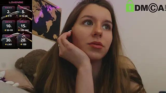 Discover our girls online shows and discover the company of countless livestreamers, with stunning shapes, sex toys and more.