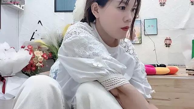 Sunflower-2k from StripChat is Freechat