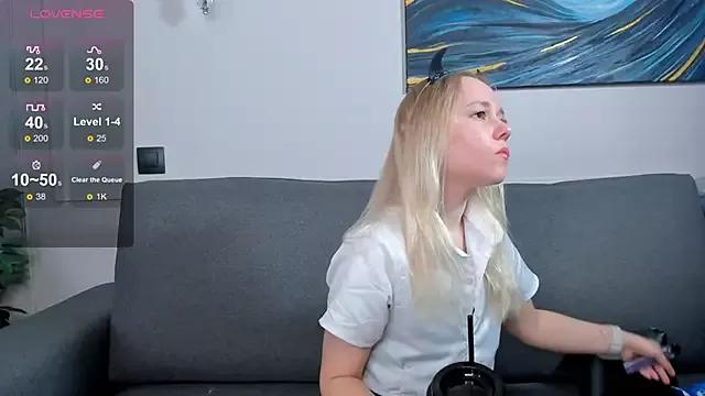 SunnBute from StripChat